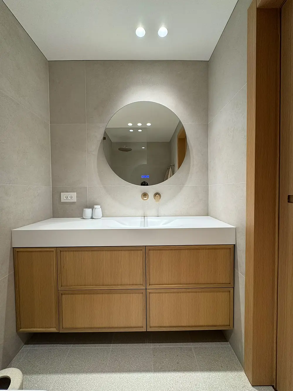 Contemporary Primary Bathroom